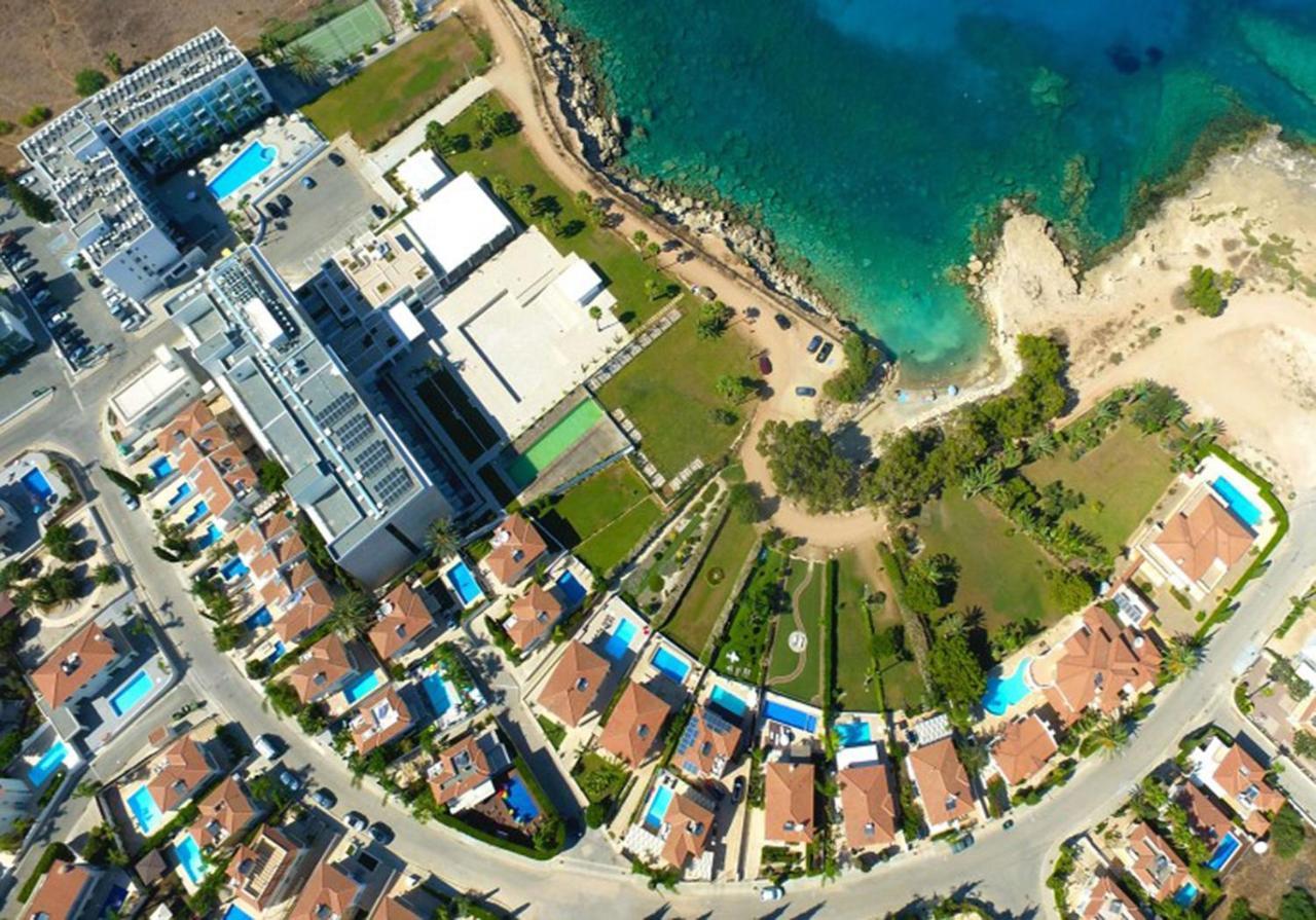 Diana - Coralli Beachfront Apartment Protaras Exterior photo