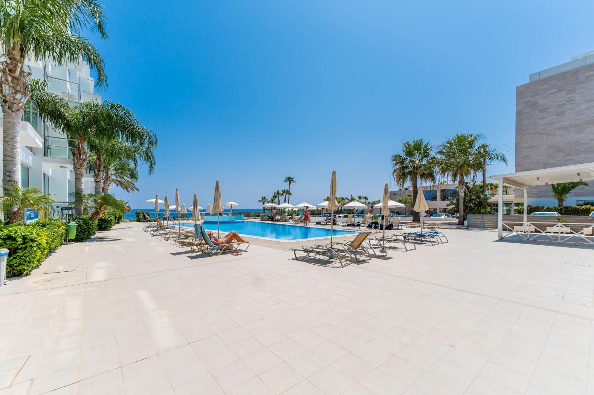 Diana - Coralli Beachfront Apartment Protaras Exterior photo